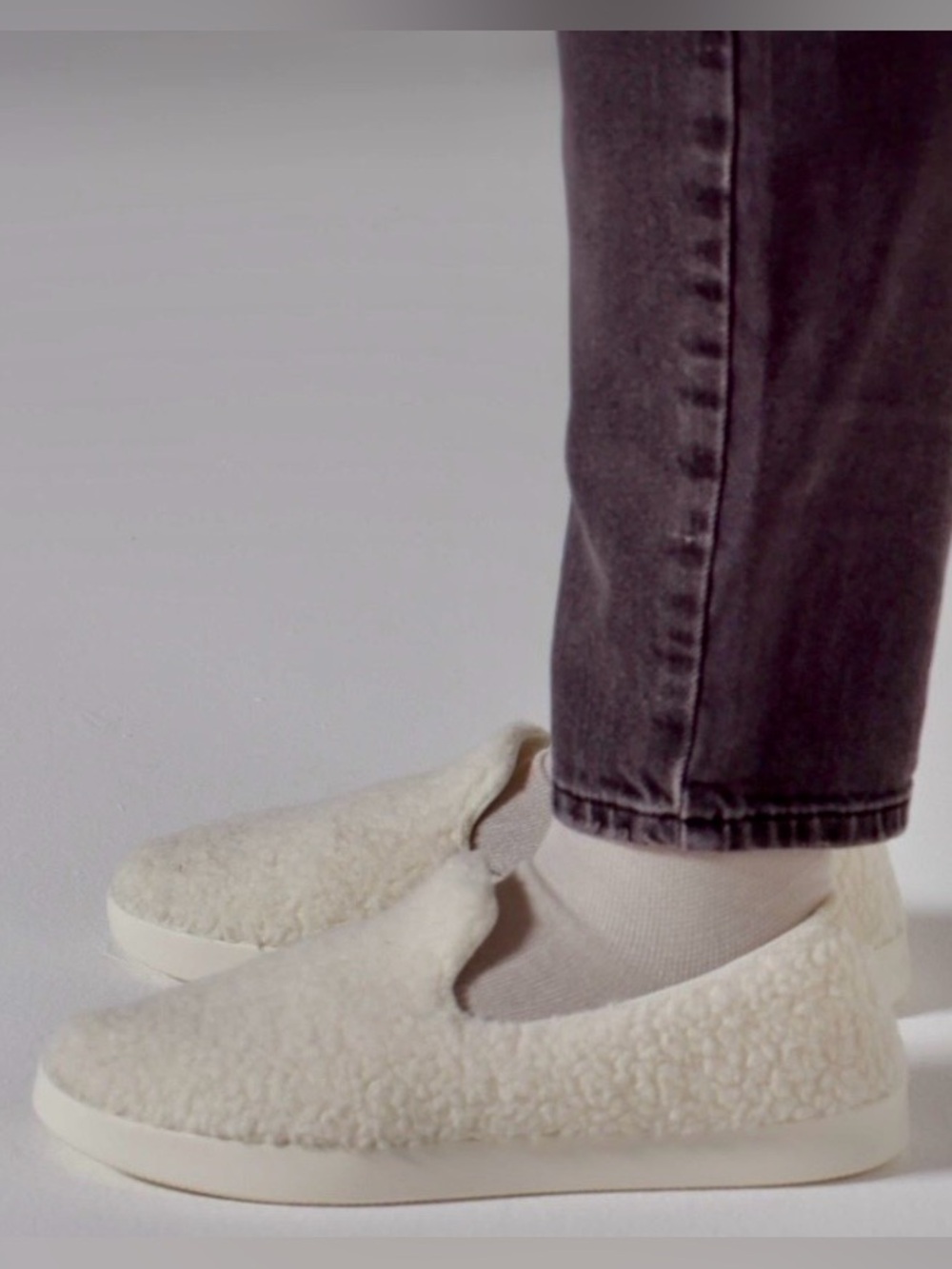 NEW ALLBIRDS SUPER SOFT ZQ MERINO WOOL LOUNGER FLUFFS SLIP-ON SIZE 8 WHITE - Picture 15 of 17